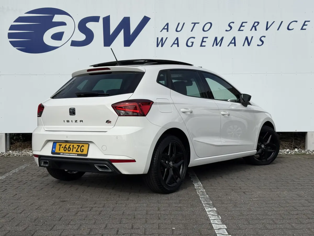 1.0 TSI FR Business Intense | Pano | ACC | BEATS | Camera | 17 inch