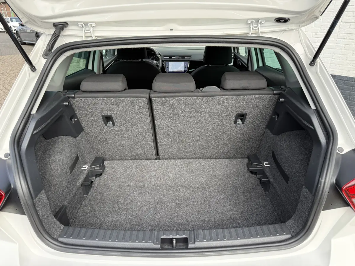 1.0 TSI FR Business Intense | Pano | ACC | BEATS | Camera | 17 inch