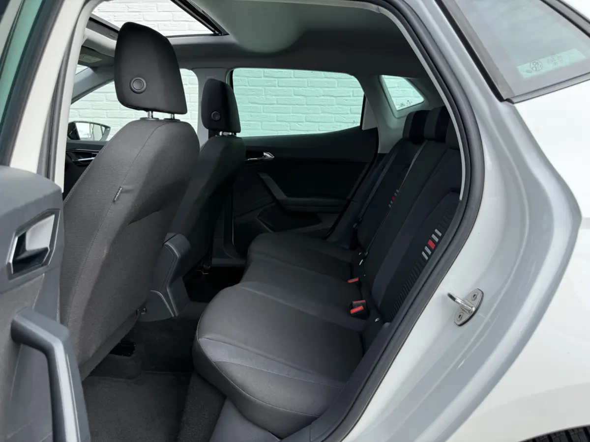 1.0 TSI FR Business Intense | Pano | ACC | BEATS | Camera | 17 inch
