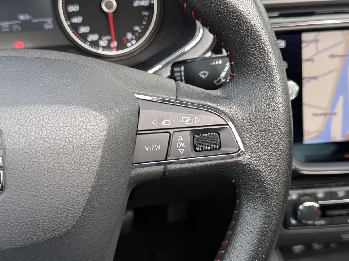 1.0 TSI FR Business Intense | Pano | ACC | BEATS | Camera | 17 inch
