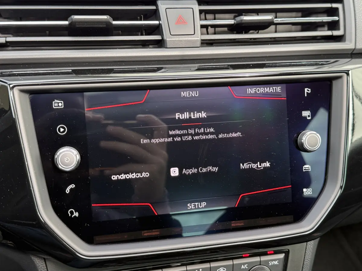 1.0 TSI FR Business Intense | Pano | ACC | BEATS | Camera | 17 inch