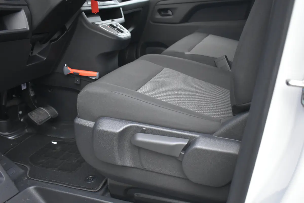 L2 136 75 kWh Tot 8 Jaar Garantie! | Parkeersensoren | Cruise Control | Airco | Bluetooth | !!