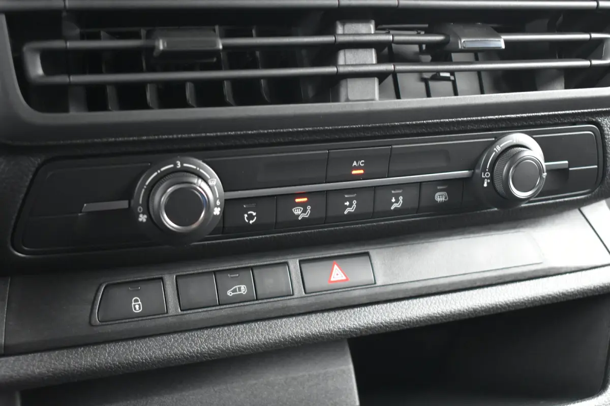 L2 136 75 kWh Tot 8 Jaar Garantie! | Parkeersensoren | Cruise Control | Airco | Bluetooth | !!
