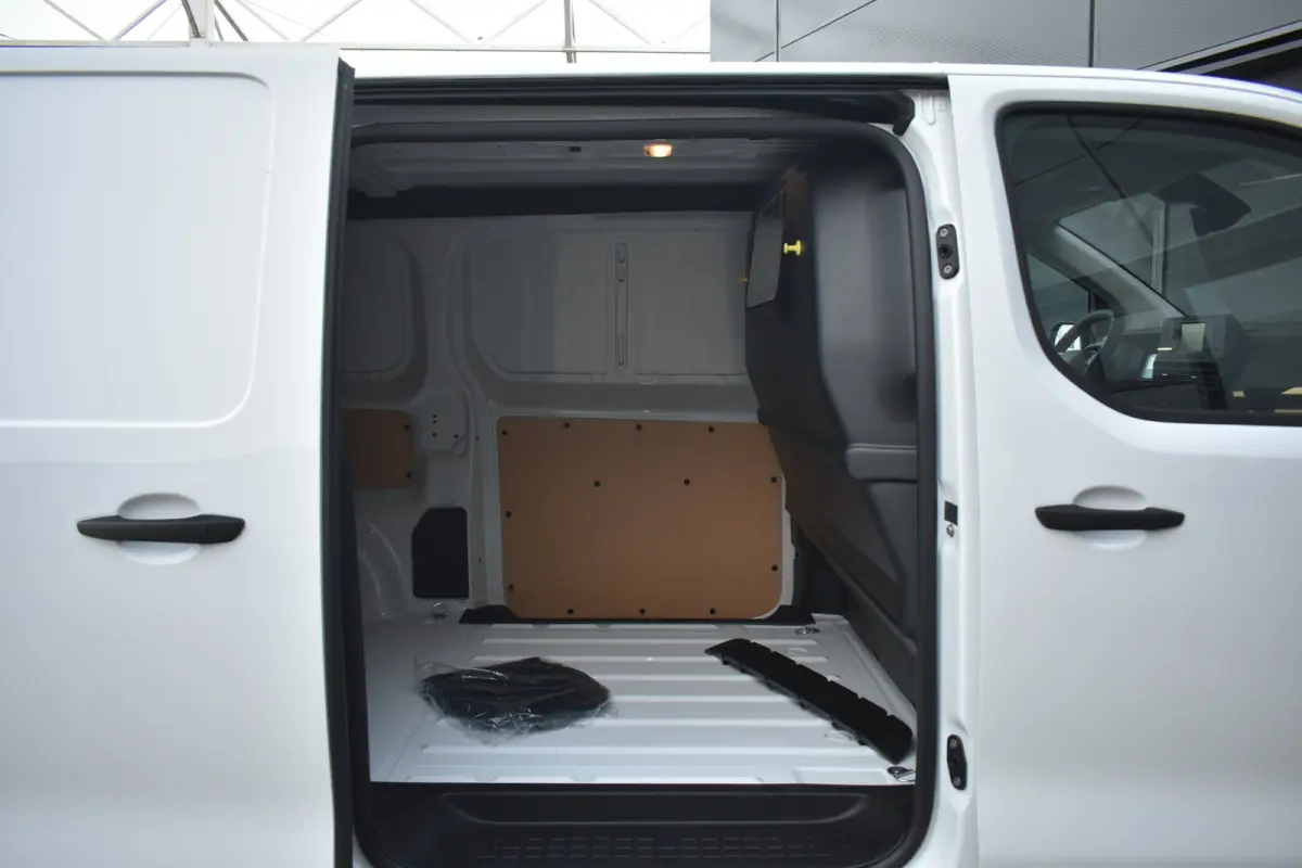 L2 136 75 kWh Tot 8 Jaar Garantie! | Parkeersensoren | Cruise Control | Airco | Bluetooth | !!