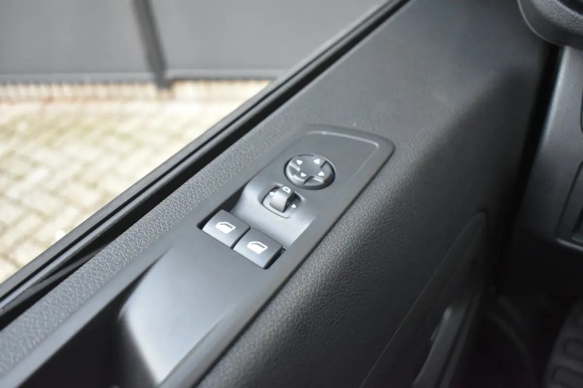 L2 136 75 kWh Tot 8 Jaar Garantie! | Parkeersensoren | Cruise Control | Airco | Bluetooth | !!