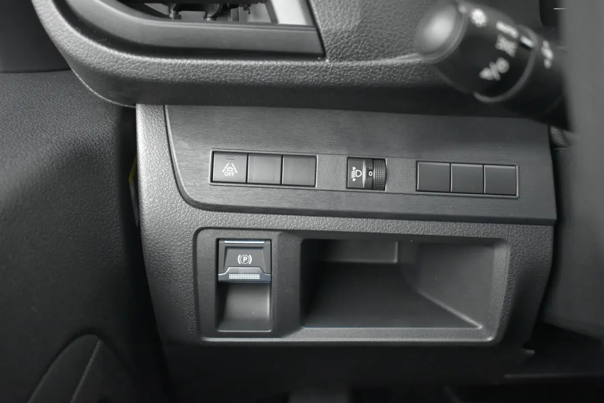 L2 136 75 kWh Tot 8 Jaar Garantie! | Parkeersensoren | Cruise Control | Airco | Bluetooth | !!