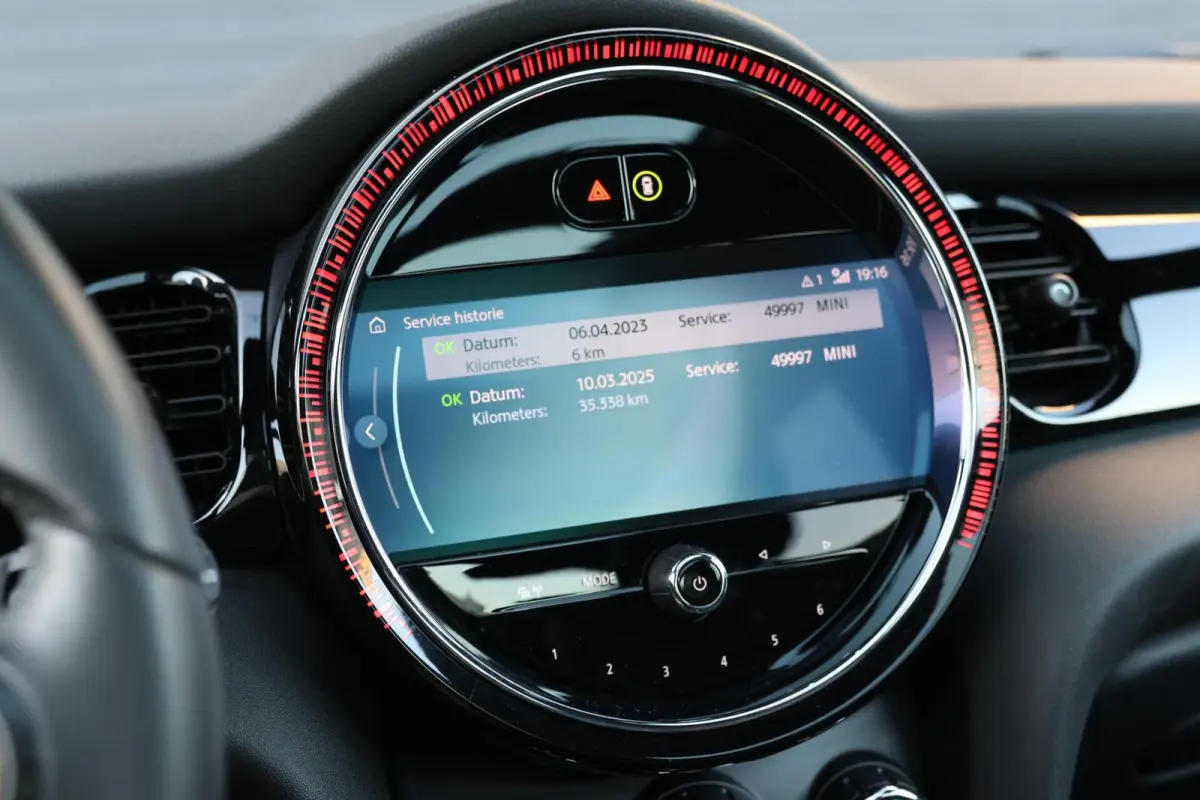 Classic 33 kWh | PANO | Keyless | SOH 96.2% |