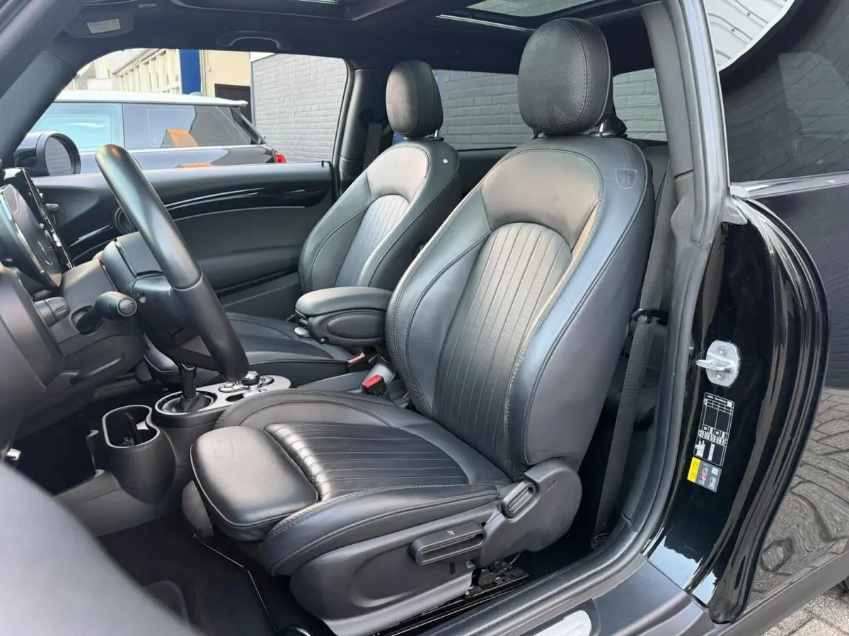 Classic 33 kWh | PANO | Keyless | SOH 96.2% |
