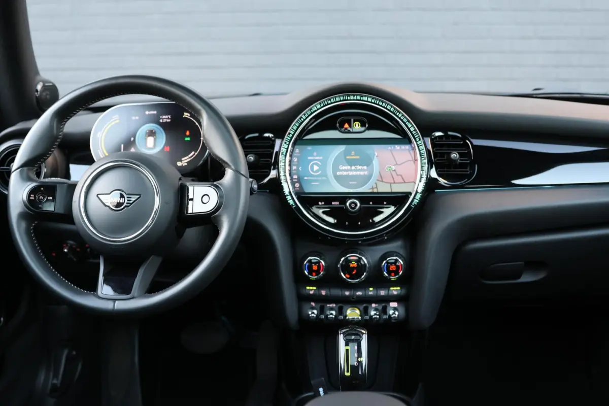 Classic 33 kWh | PANO | Keyless | SOH 96.2% |