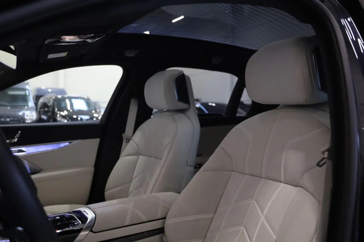750e xDrive Pro M-Sportpakket 2026 LED HUD Active cruise PANO DAB B&W SOUND LEASE V/A 444,- pm