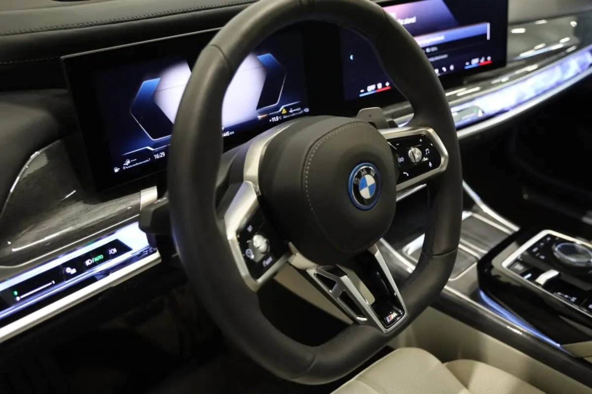 750e xDrive Pro M-Sportpakket 2026 LED HUD Active cruise PANO DAB B&W SOUND LEASE V/A 444,- pm