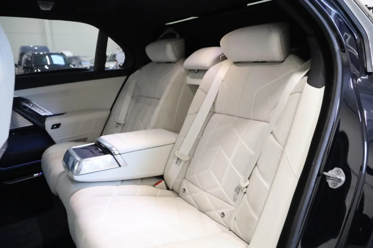 750e xDrive Pro M-Sportpakket 2026 LED HUD Active cruise PANO DAB B&W SOUND LEASE V/A 444,- pm