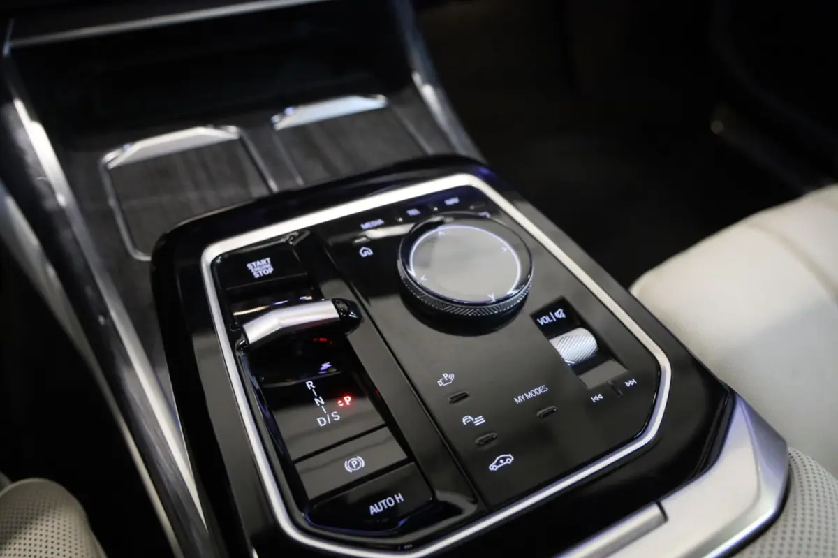 750e xDrive Pro M-Sportpakket 2026 LED HUD Active cruise PANO DAB B&W SOUND LEASE V/A 444,- pm