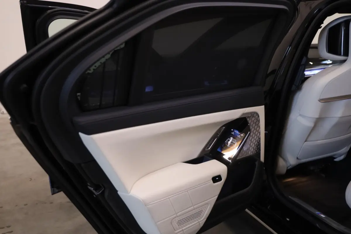750e xDrive Pro M-Sportpakket 2026 LED HUD Active cruise PANO DAB B&W SOUND LEASE V/A 444,- pm
