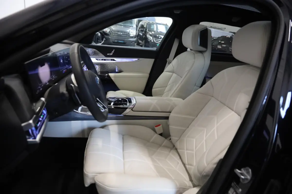 750e xDrive Pro M-Sportpakket 2026 LED HUD Active cruise PANO DAB B&W SOUND LEASE V/A 444,- pm