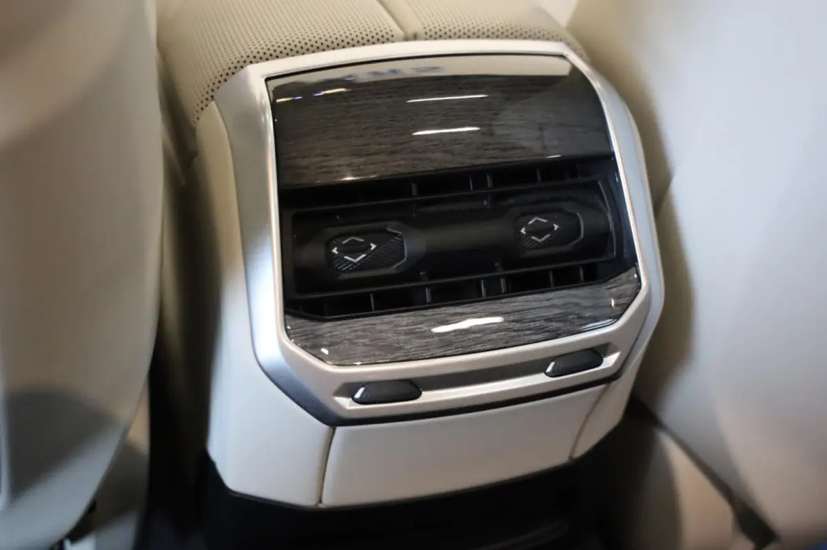 750e xDrive Pro M-Sportpakket 2026 LED HUD Active cruise PANO DAB B&W SOUND LEASE V/A 444,- pm