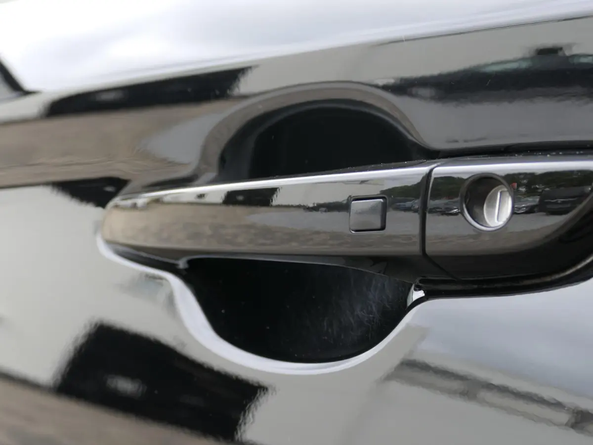 EV Comfort 64 kWh | Apple-/Android Carplay | Achteruitrijcamera | Digitaal dashboard | Stuur-/Stoelverwarming | Climate Control | ACC | 1e eigenaar | Dealer onderhouden