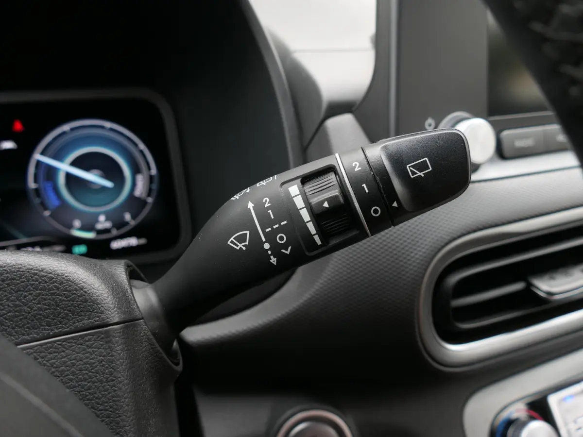 EV Comfort 64 kWh | Apple-/Android Carplay | Achteruitrijcamera | Digitaal dashboard | Stuur-/Stoelverwarming | Climate Control | ACC | 1e eigenaar | Dealer onderhouden