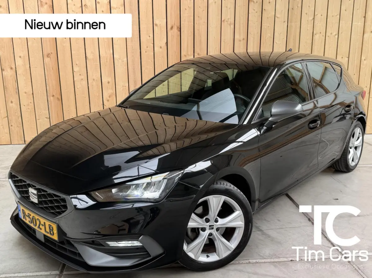 1.0 TSI FR Business Apple CarPlay/Android Auto | Cruise & climate control | DAB ontvanger | LED verlichting | Navigatiesysteem | Sfeerverlichting | Parkeersensoren achter