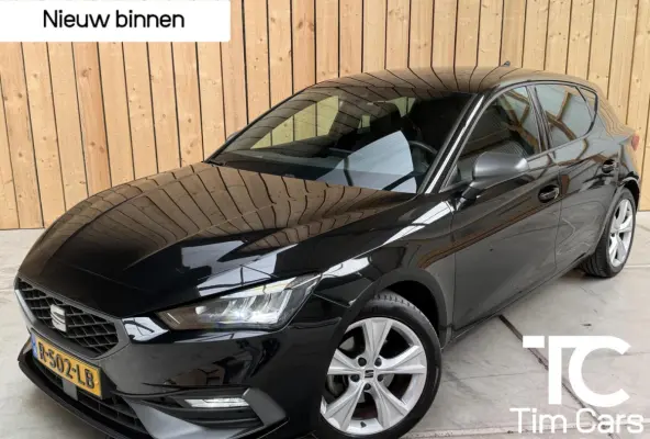 1.0 TSI FR Business Apple CarPlay/Android Auto | Cruise & climate control | DAB ontvanger | LED verlichting | Navigatiesysteem | Sfeerverlichting | Parkeersensoren achter