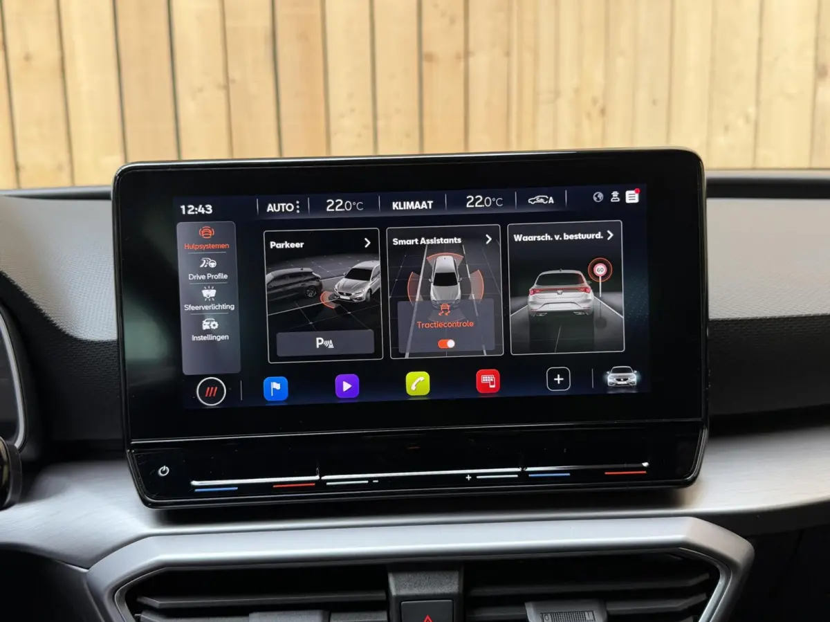 1.0 TSI FR Business Apple CarPlay/Android Auto | Cruise & climate control | DAB ontvanger | LED verlichting | Navigatiesysteem | Sfeerverlichting | Parkeersensoren achter