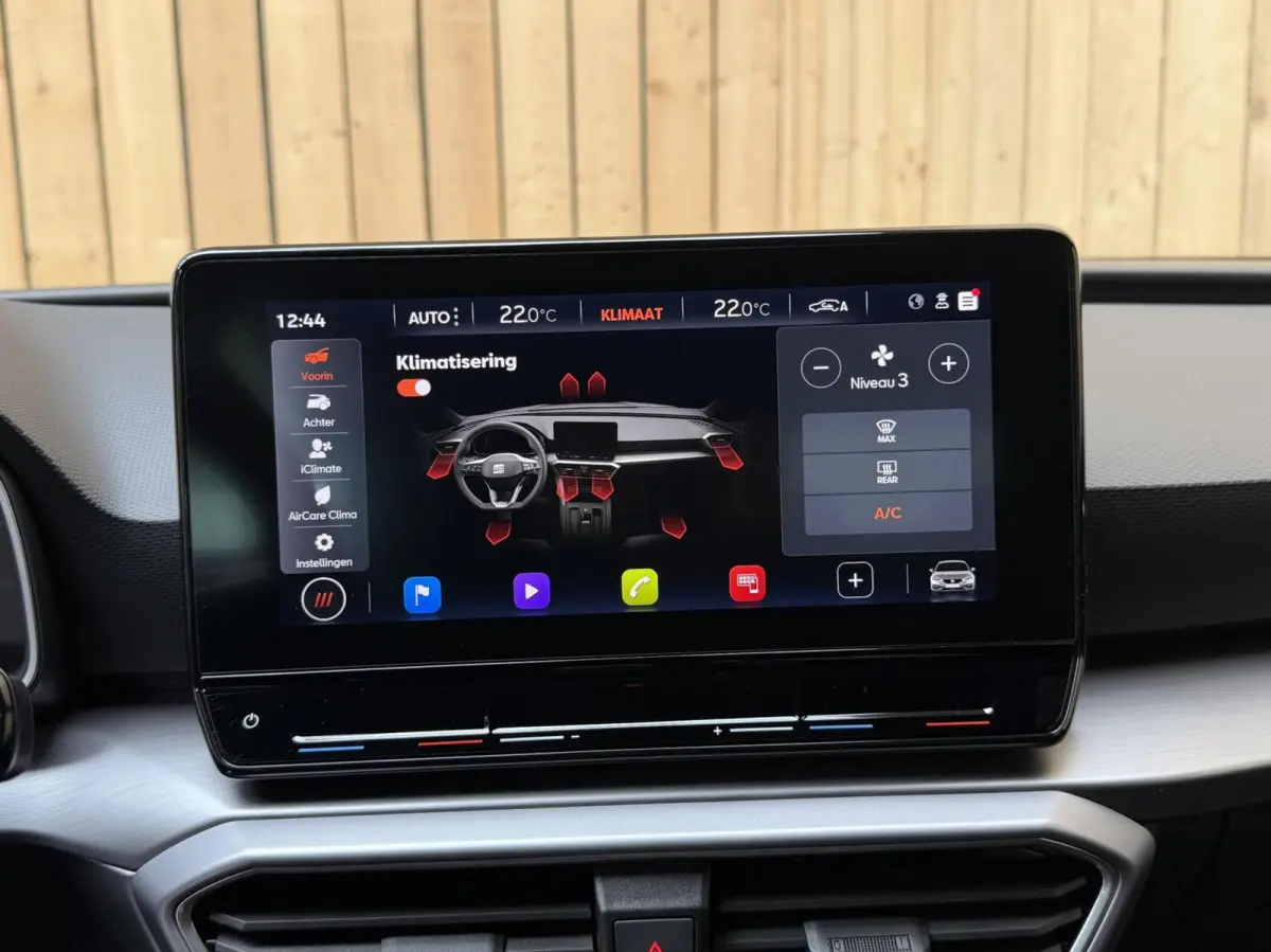 1.0 TSI FR Business Apple CarPlay/Android Auto | Cruise & climate control | DAB ontvanger | LED verlichting | Navigatiesysteem | Sfeerverlichting | Parkeersensoren achter