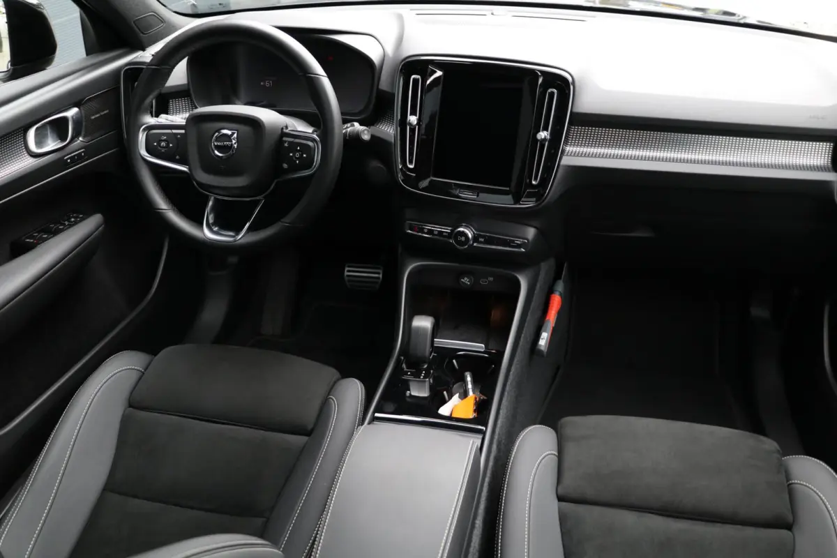Pro |R-DESIGN| Panodak Trekhaak 19'Inch Harman/Kardon Memory Stoelen Warmtepomp PrivacyGlass AppleCarplay Uitstraling!! BJ2022