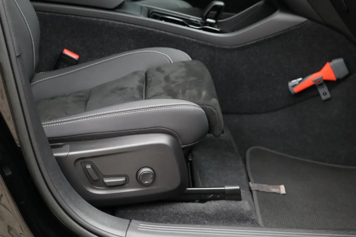 Pro |R-DESIGN| Panodak Trekhaak 19'Inch Harman/Kardon Memory Stoelen Warmtepomp PrivacyGlass AppleCarplay Uitstraling!! BJ2022