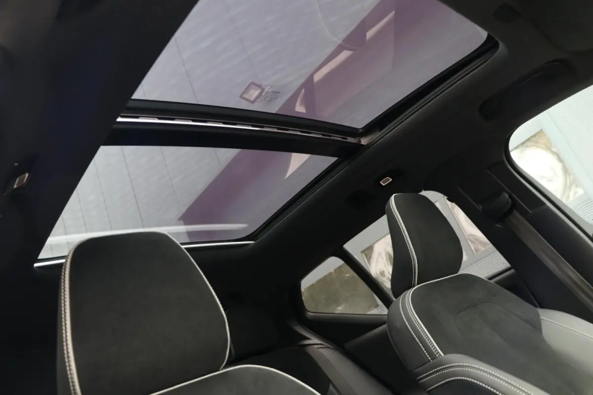 Pro |R-DESIGN| Panodak Trekhaak 19'Inch Harman/Kardon Memory Stoelen Warmtepomp PrivacyGlass AppleCarplay Uitstraling!! BJ2022
