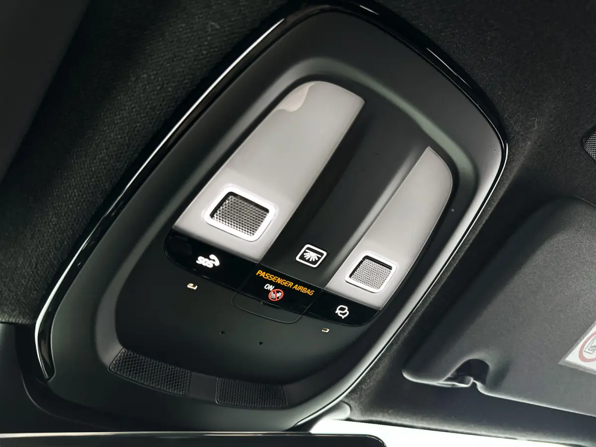 Core 70 kWh | SOH 93% | Parkeercamera | Stoel- en stuurverwarming | Cruise control
