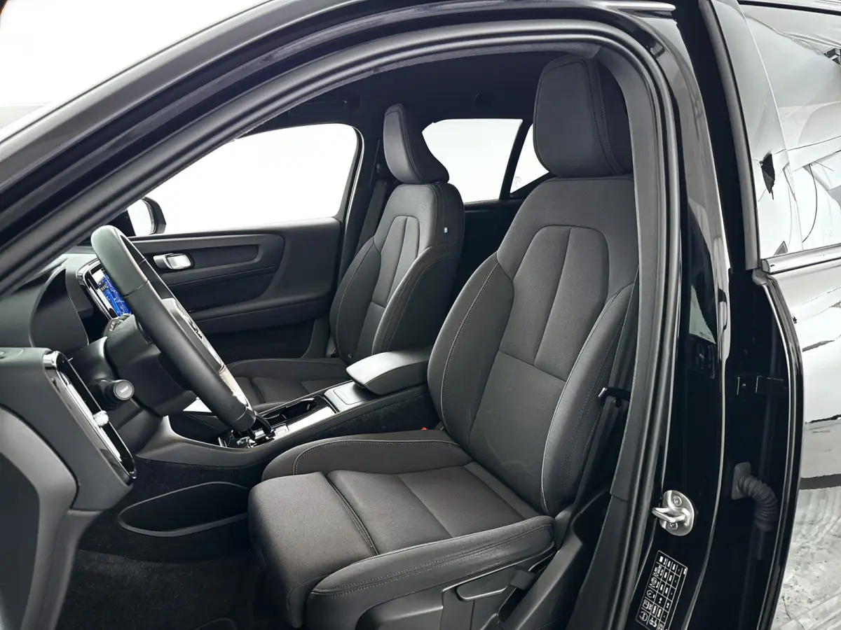 Core 70 kWh | SOH 93% | Parkeercamera | Stoel- en stuurverwarming | Cruise control