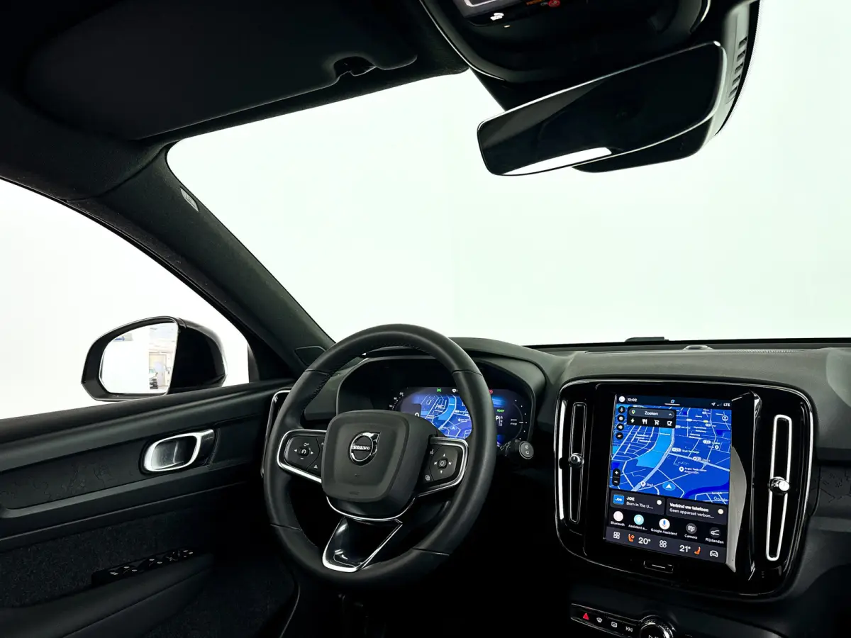 Core 70 kWh | SOH 93% | Parkeercamera | Stoel- en stuurverwarming | Cruise control