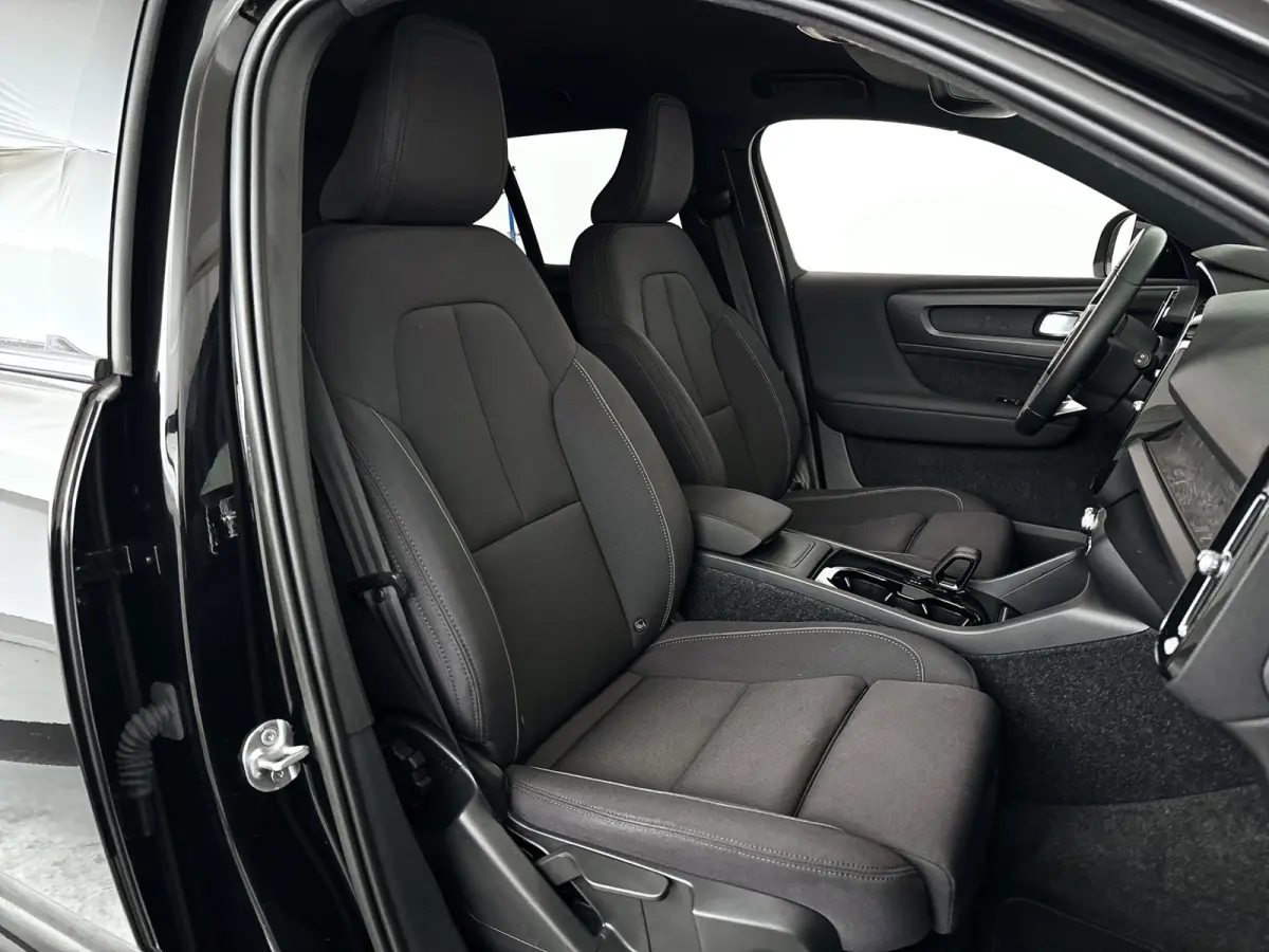 Core 70 kWh | SOH 93% | Parkeercamera | Stoel- en stuurverwarming | Cruise control