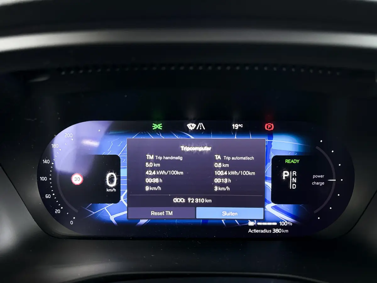 Core 70 kWh | SOH 93% | Parkeercamera | Stoel- en stuurverwarming | Cruise control