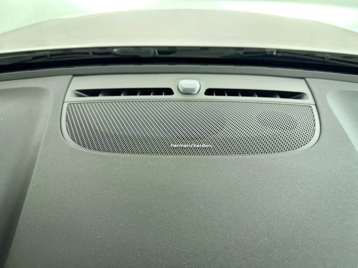 B4 Plus Dark | Parkeercamera | Stoel- en Stuurverwarming | Harman Kardon | Trekhaak