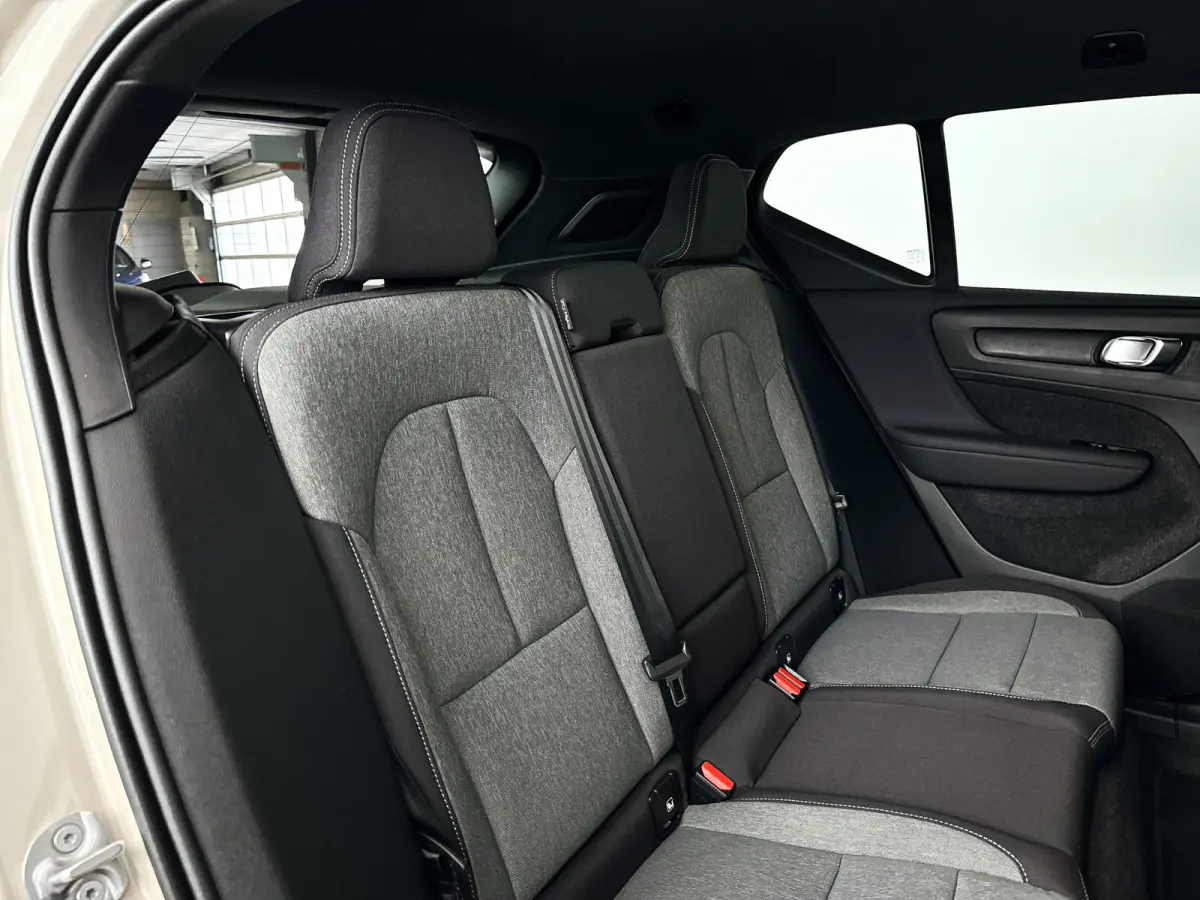 B4 Plus Dark | Parkeercamera | Stoel- en Stuurverwarming | Harman Kardon | Trekhaak