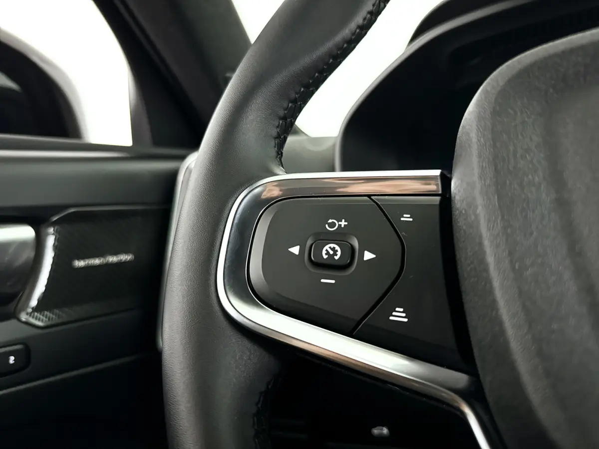 B4 Plus Dark | Parkeercamera | Stoel- en Stuurverwarming | Harman Kardon | Trekhaak
