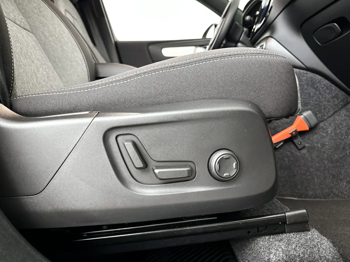 B4 Plus Dark | Parkeercamera | Stoel- en Stuurverwarming | Harman Kardon | Trekhaak