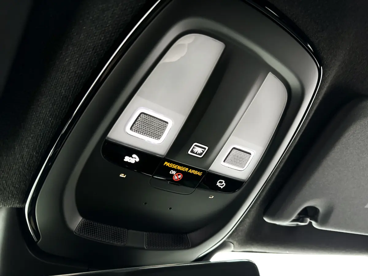 B4 Plus Dark | Parkeercamera | Stoel- en Stuurverwarming | Harman Kardon | Trekhaak