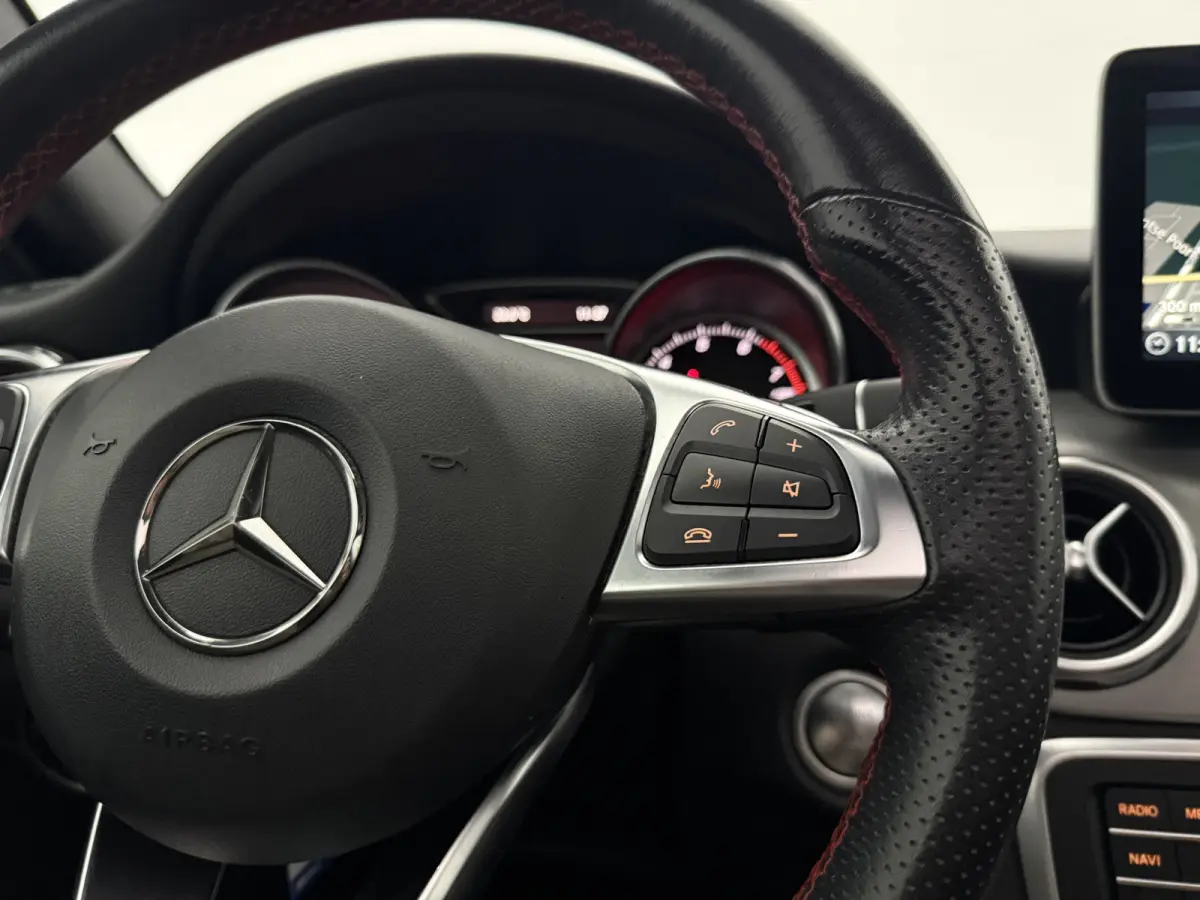 180 | Pano | Camera | LED | Clima | Cruise | Keyless | Navi | Parkeersens.