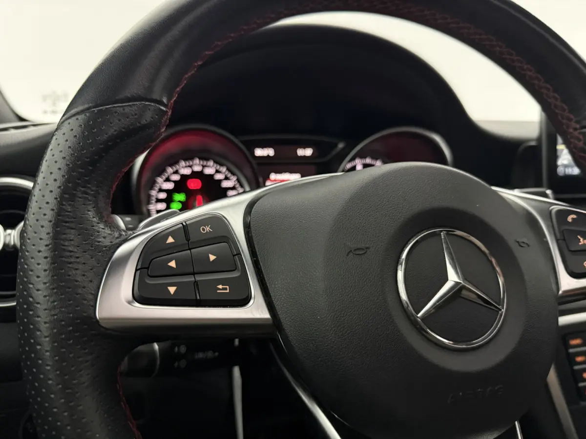 180 | Pano | Camera | LED | Clima | Cruise | Keyless | Navi | Parkeersens.