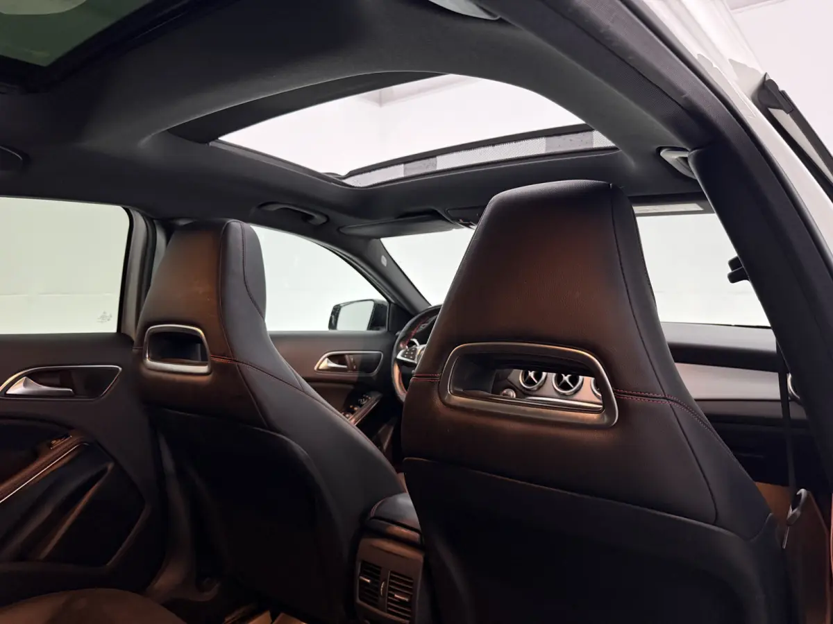 180 | Pano | Camera | LED | Clima | Cruise | Keyless | Navi | Parkeersens.