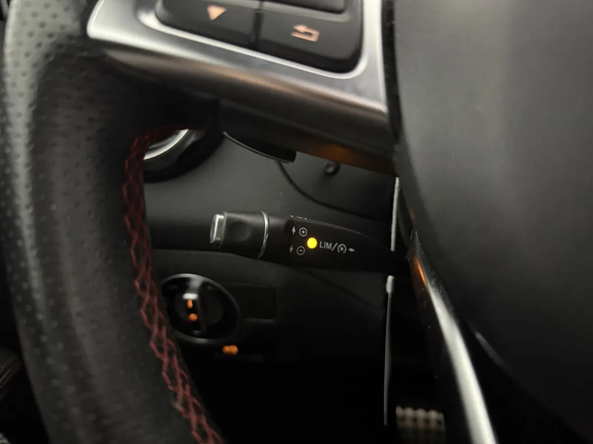 180 | Pano | Camera | LED | Clima | Cruise | Keyless | Navi | Parkeersens.