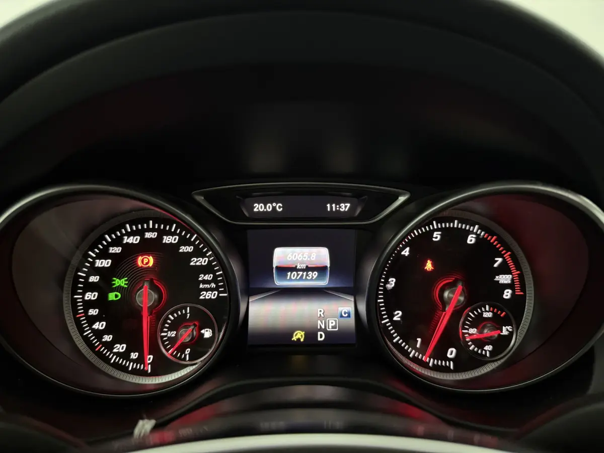 180 | Pano | Camera | LED | Clima | Cruise | Keyless | Navi | Parkeersens.