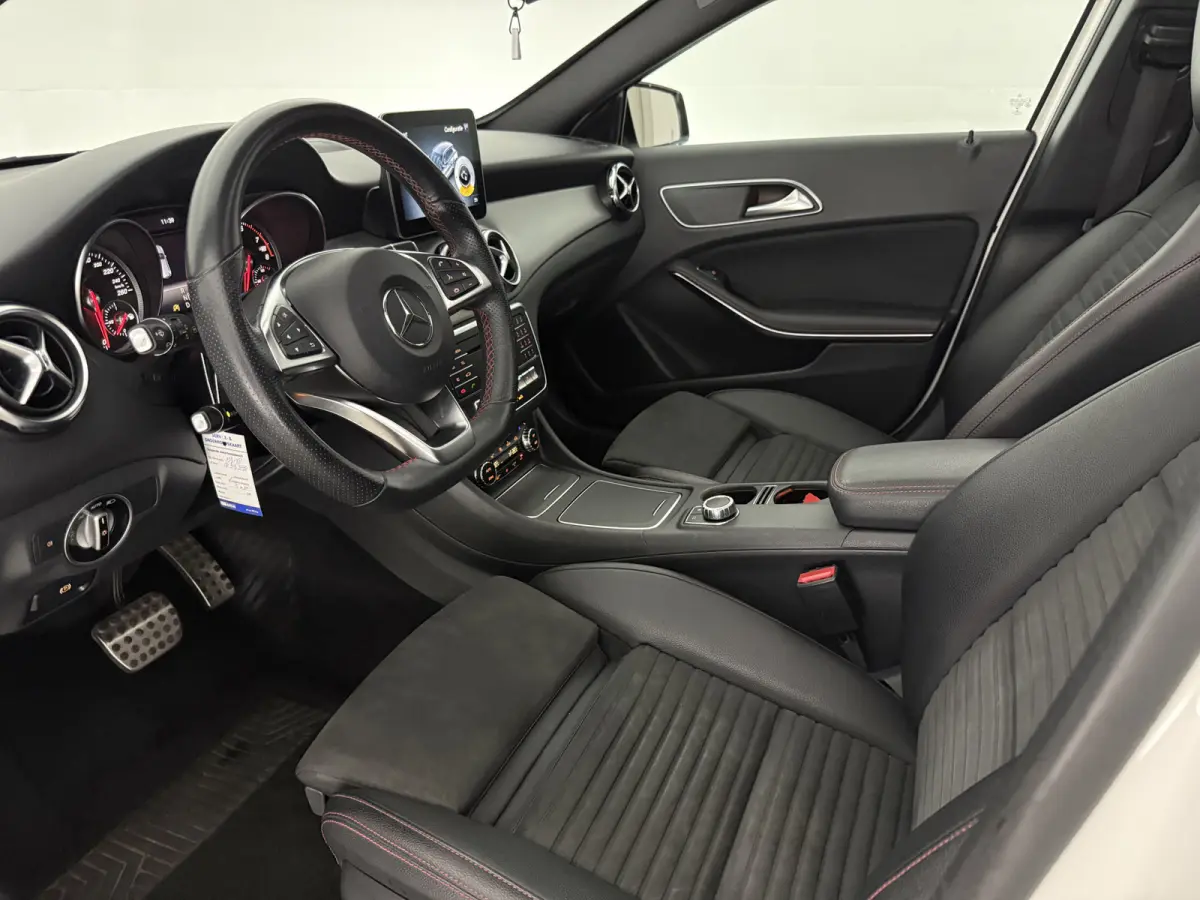 180 | Pano | Camera | LED | Clima | Cruise | Keyless | Navi | Parkeersens.