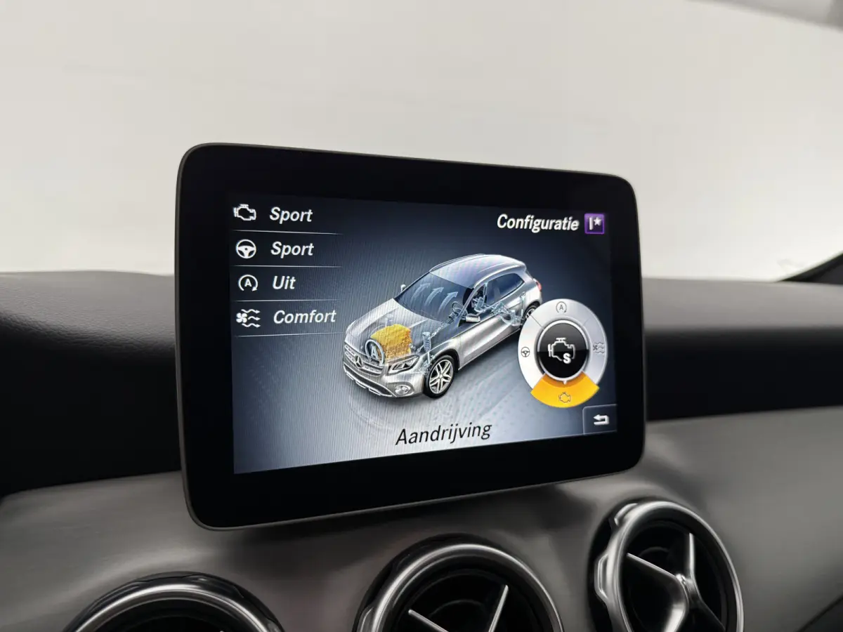 180 | Pano | Camera | LED | Clima | Cruise | Keyless | Navi | Parkeersens.