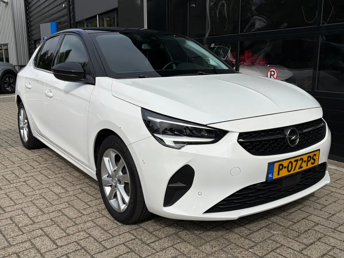 1.2 100 PK Elegance | STUUR EN STOELVERWARMING| DODEHOEK DETECTIE| KEYLESS ENTRY & START| NAVIGATIE + APPLE CARPLAY/ANDROID AUTO| CAMERA + PARKEERSENSOREN| FULL LED| EERSTE EIGENAAR| DEALER 