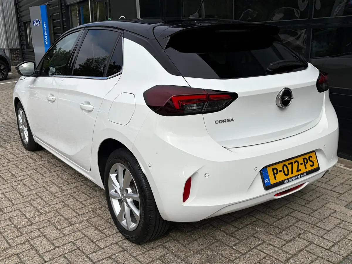 1.2 100 PK Elegance | STUUR EN STOELVERWARMING| DODEHOEK DETECTIE| KEYLESS ENTRY & START| NAVIGATIE + APPLE CARPLAY/ANDROID AUTO| CAMERA + PARKEERSENSOREN| FULL LED| EERSTE EIGENAAR| DEALER 