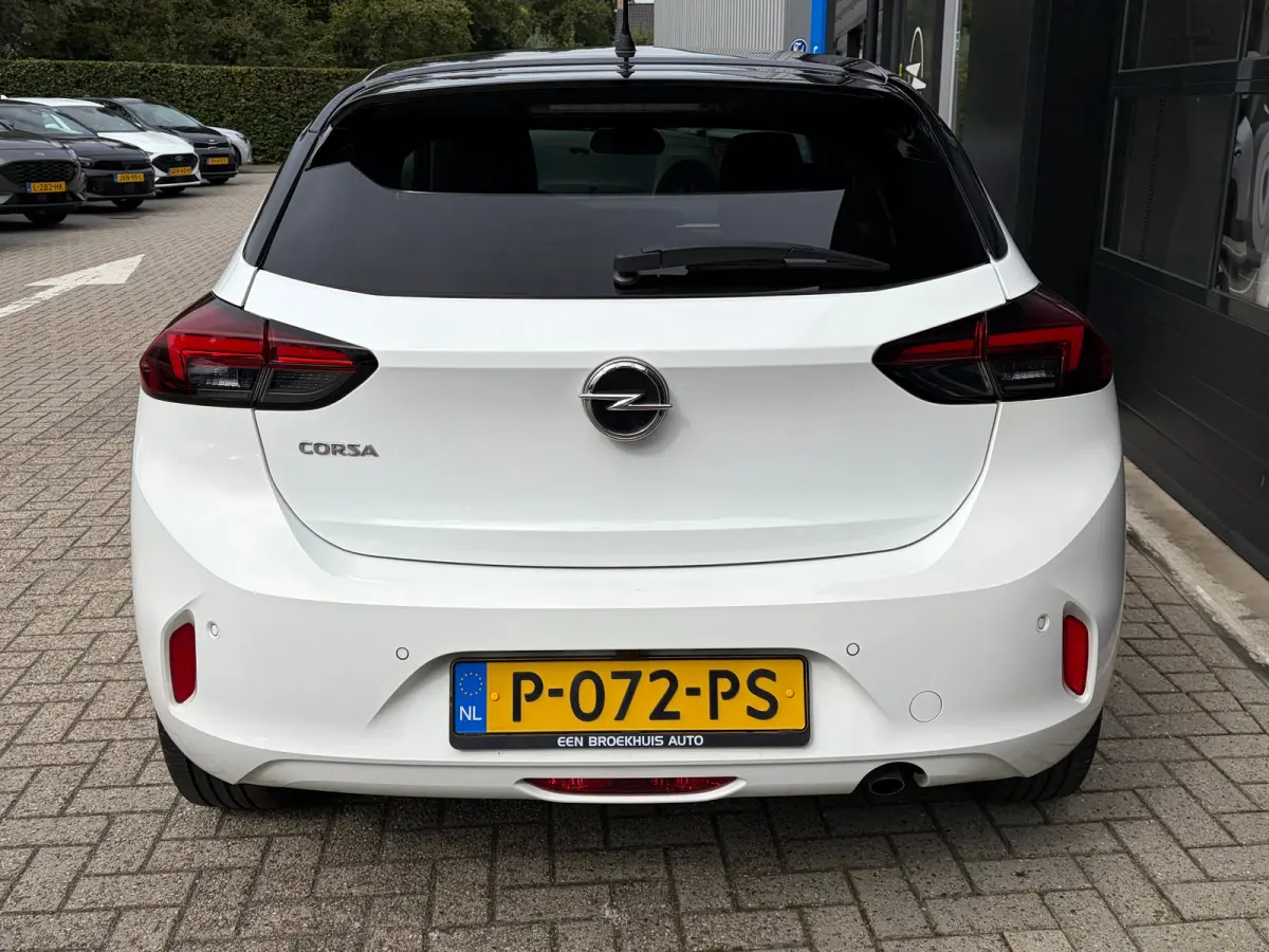 1.2 100 PK Elegance | STUUR EN STOELVERWARMING| DODEHOEK DETECTIE| KEYLESS ENTRY & START| NAVIGATIE + APPLE CARPLAY/ANDROID AUTO| CAMERA + PARKEERSENSOREN| FULL LED| EERSTE EIGENAAR| DEALER 