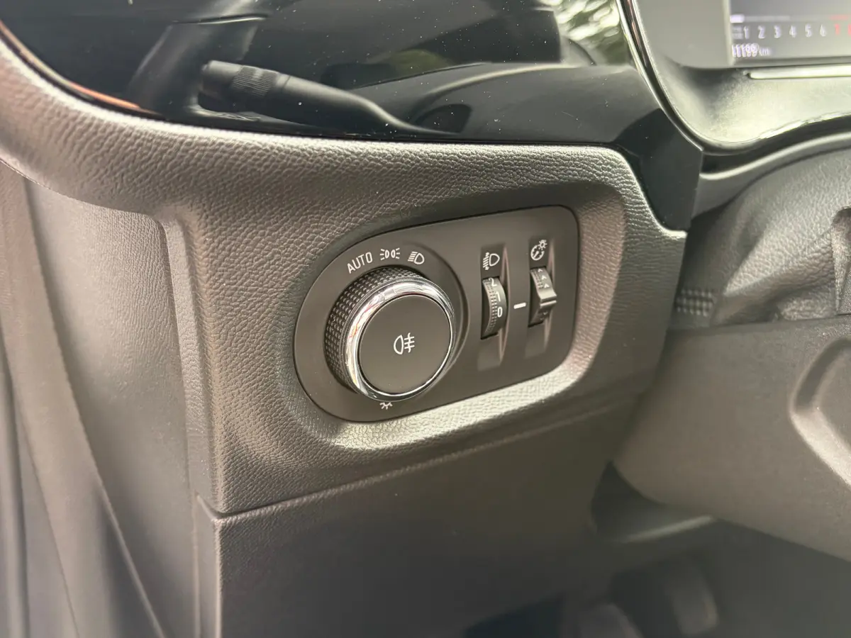 1.2 100 PK Elegance | STUUR EN STOELVERWARMING| DODEHOEK DETECTIE| KEYLESS ENTRY & START| NAVIGATIE + APPLE CARPLAY/ANDROID AUTO| CAMERA + PARKEERSENSOREN| FULL LED| EERSTE EIGENAAR| DEALER 